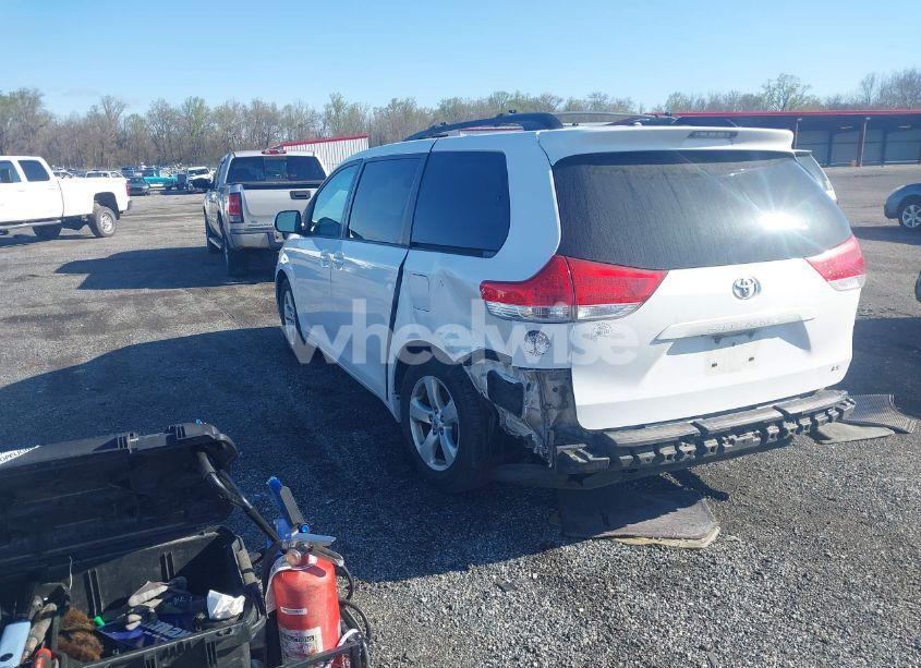 Photo 3 of 2012 Toyota Sienna LE V6 8 PASSENGER (VIN 5TDKK3DC0CS206512)