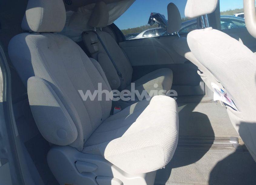 Photo 8 of 2012 Toyota Sienna LE V6 8 PASSENGER (VIN 5TDKK3DC0CS206512)