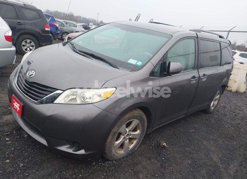 Photo 2 of 2012 Toyota Sienna LE V6 8 PASSENGER (VIN 5TDKK3DC0CS264054)