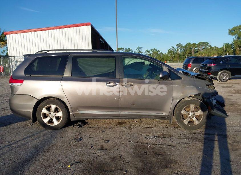 Photo 14 of 2013 Toyota Sienna LE V6 8 PASSENGER (VIN 5TDKK3DC0DS305364)