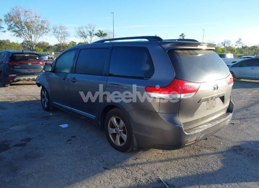 Photo 3 of 2013 Toyota Sienna LE V6 8 PASSENGER (VIN 5TDKK3DC0DS305364)