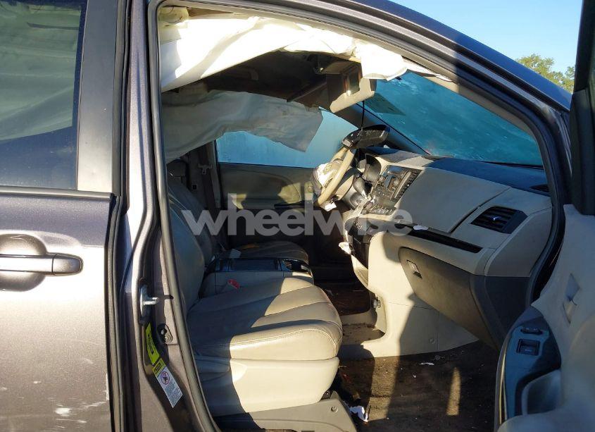 Photo 5 of 2013 Toyota Sienna LE V6 8 PASSENGER (VIN 5TDKK3DC0DS305364)