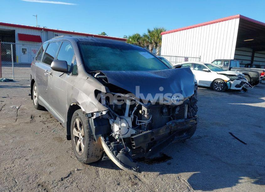 Photo 6 of 2013 Toyota Sienna LE V6 8 PASSENGER (VIN 5TDKK3DC0DS305364)