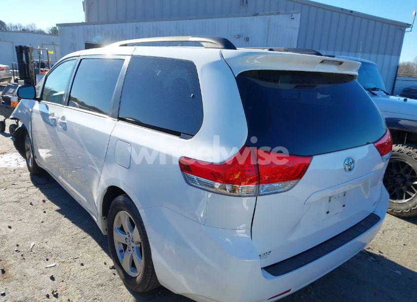 Photo 3 of 2013 Toyota Sienna LE V6 8 PASSENGER (VIN 5TDKK3DC0DS339806)