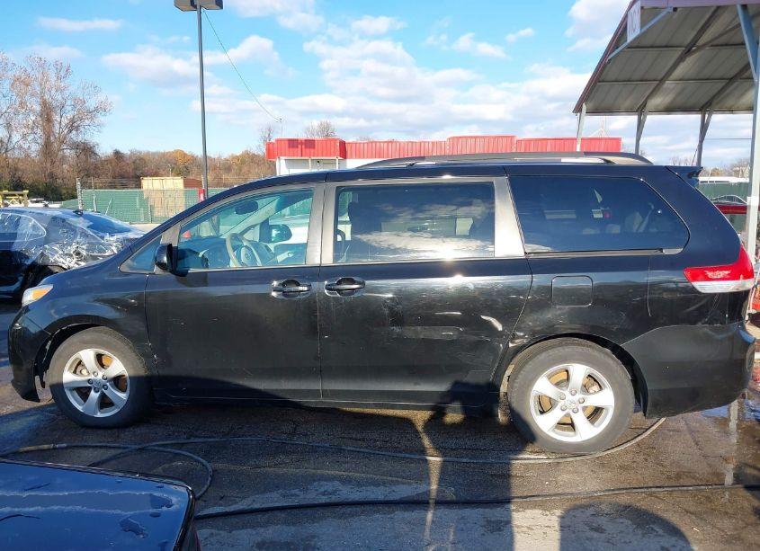 Photo 14 of 2013 Toyota Sienna LE V6 8 PASSENGER (VIN 5TDKK3DC0DS368836)