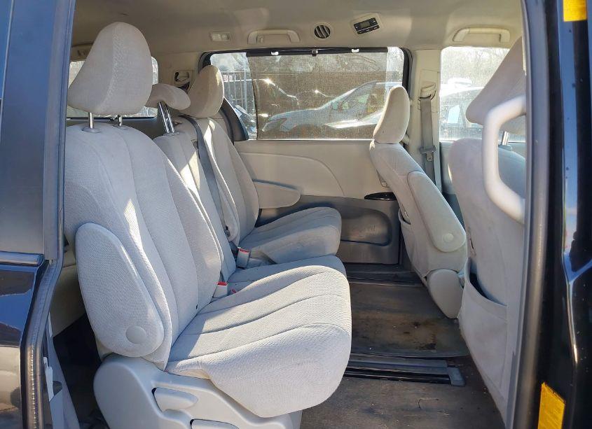 Photo 8 of 2013 Toyota Sienna LE V6 8 PASSENGER (VIN 5TDKK3DC0DS368836)