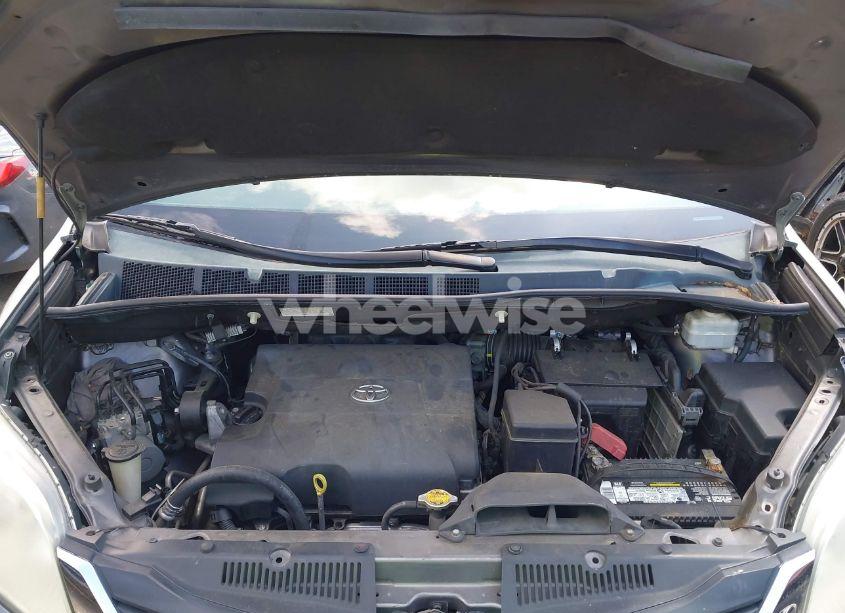 Photo 10 of 2013 Toyota Sienna LE V6 7 PASSENGER AUTO ACCESS SEAT/LE V6 8 PASSENGER (VIN 5TDKK3DC0DS386298)