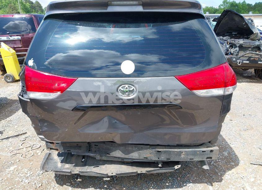 Photo 6 of 2013 Toyota Sienna LE V6 7 PASSENGER AUTO ACCESS SEAT/LE V6 8 PASSENGER (VIN 5TDKK3DC0DS386298)