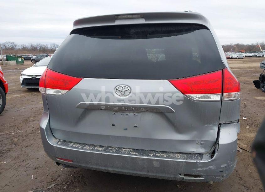 Photo 16 of 2014 Toyota Sienna LE V6 8 PASSENGER (VIN 5TDKK3DC0ES428633)