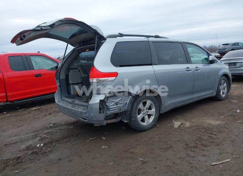 Photo 4 of 2014 Toyota Sienna LE V6 8 PASSENGER (VIN 5TDKK3DC0ES428633)