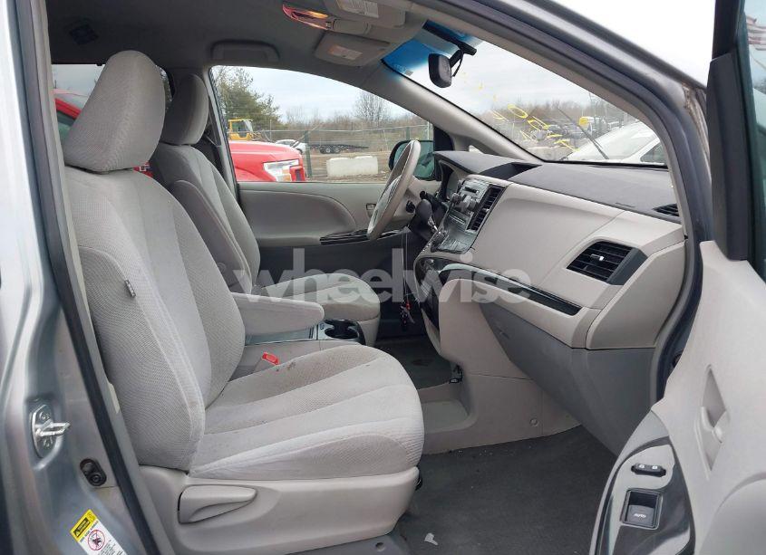 Photo 5 of 2014 Toyota Sienna LE V6 8 PASSENGER (VIN 5TDKK3DC0ES428633)