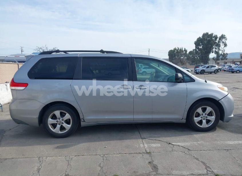 Photo 13 of 2014 Toyota Sienna LE V6 8 PASSENGER (VIN 5TDKK3DC0ES448929)