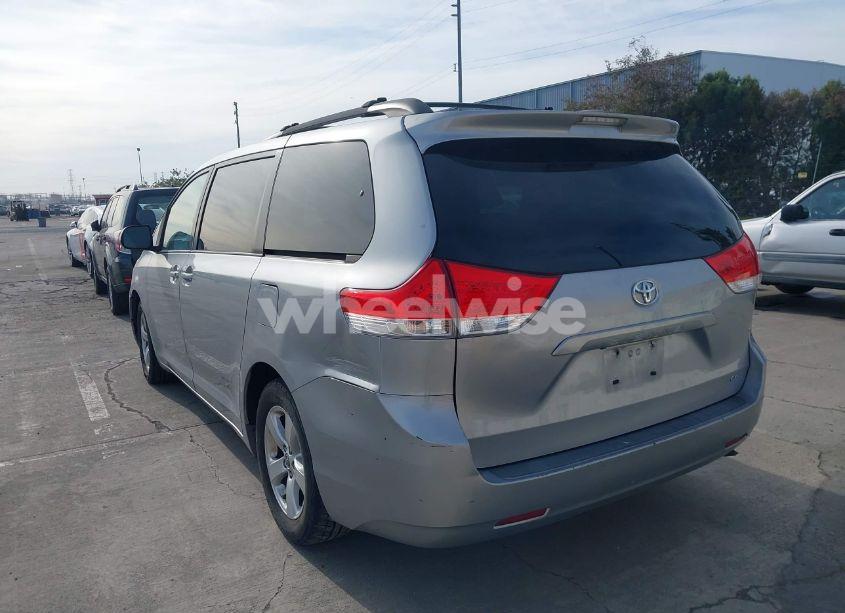 Photo 3 of 2014 Toyota Sienna LE V6 8 PASSENGER (VIN 5TDKK3DC0ES448929)