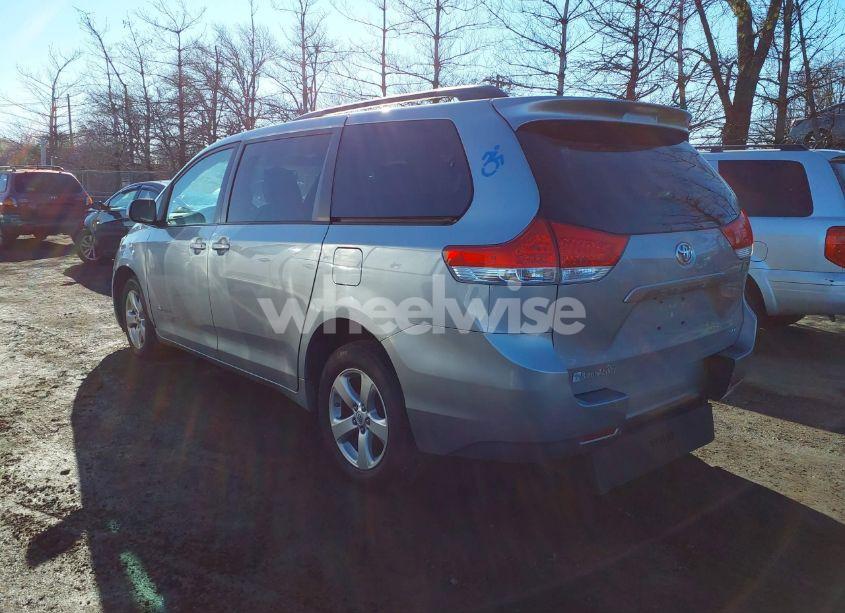 Photo 3 of 2014 Toyota Sienna LE V6 7 PASSENGER MOBILITY (VIN 5TDKK3DC0ES467514)