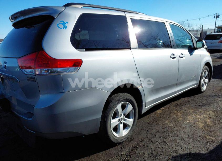Photo 6 of 2014 Toyota Sienna LE V6 7 PASSENGER MOBILITY (VIN 5TDKK3DC0ES467514)