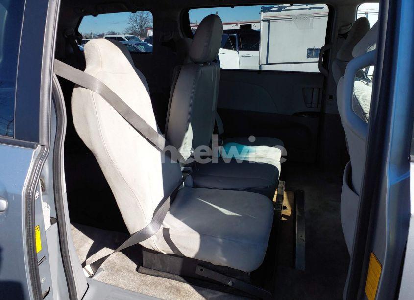 Photo 8 of 2014 Toyota Sienna LE V6 7 PASSENGER MOBILITY (VIN 5TDKK3DC0ES467514)