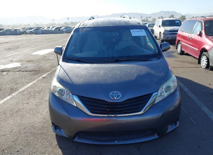Photo 12 of 2014 Toyota Sienna LE V6 8 PASSENGER (VIN 5TDKK3DC0ES470705)