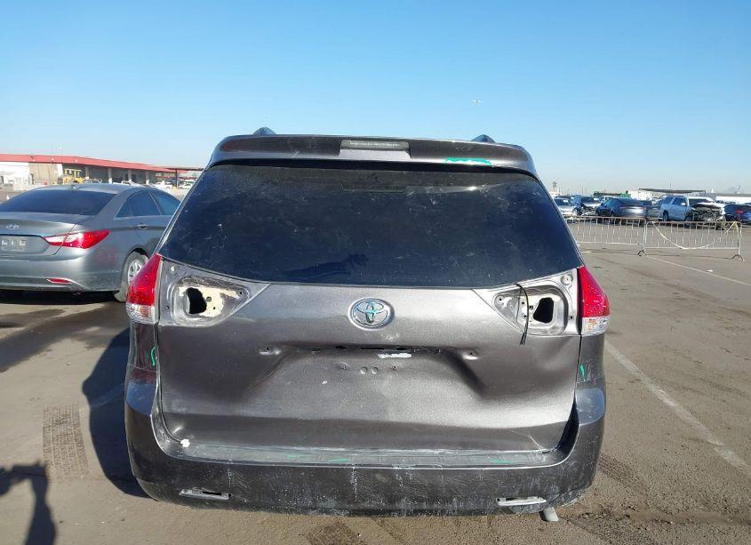 Photo 16 of 2014 Toyota Sienna LE V6 8 PASSENGER (VIN 5TDKK3DC0ES470705)