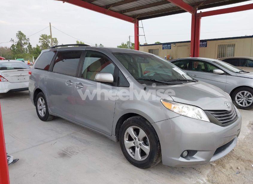 Photo 13 of 2014 Toyota Sienna LE V6 8 PASSENGER (VIN 5TDKK3DC0ES496088)