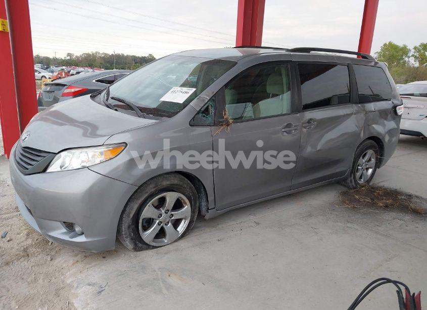 Photo 2 of 2014 Toyota Sienna LE V6 8 PASSENGER (VIN 5TDKK3DC0ES496088)