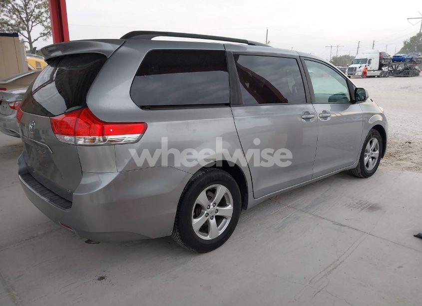 Photo 4 of 2014 Toyota Sienna LE V6 8 PASSENGER (VIN 5TDKK3DC0ES496088)
