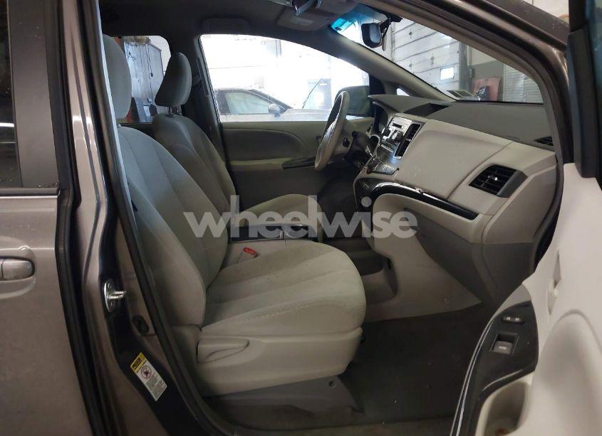 Photo 5 of 2014 Toyota Sienna LE V6 8 PASSENGER (VIN 5TDKK3DC0ES508837)