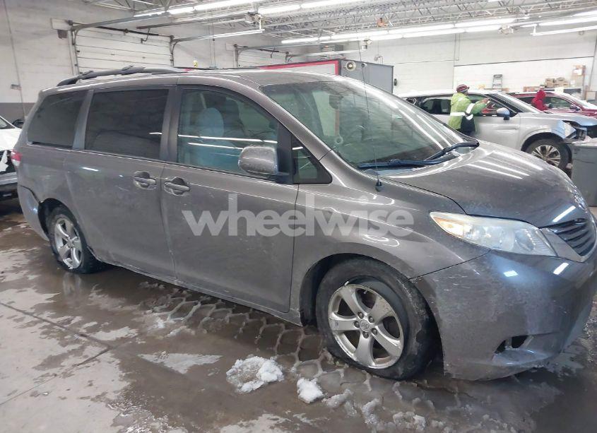 Photo 6 of 2014 Toyota Sienna LE V6 8 PASSENGER (VIN 5TDKK3DC0ES508837)