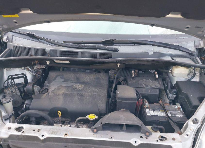 Photo 10 of 2014 Toyota Sienna LE V6 8 PASSENGER (VIN 5TDKK3DC0ES513925)
