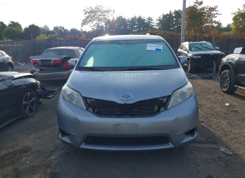 Photo 13 of 2014 Toyota Sienna LE V6 8 PASSENGER (VIN 5TDKK3DC0ES513925)