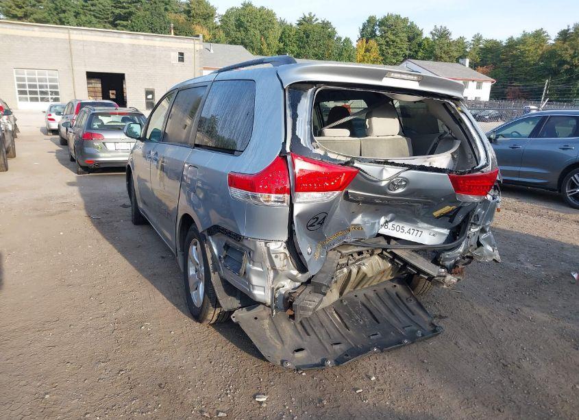 Photo 3 of 2014 Toyota Sienna LE V6 8 PASSENGER (VIN 5TDKK3DC0ES513925)