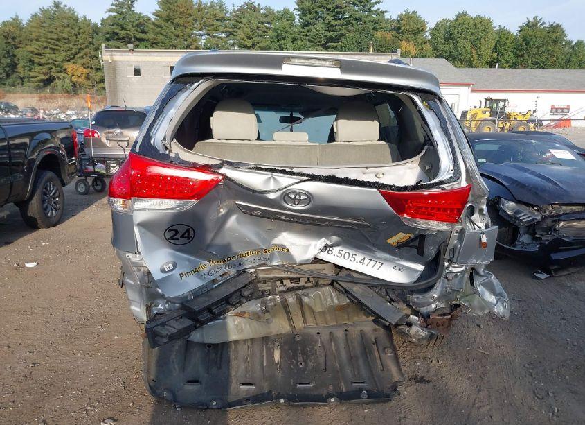 Photo 6 of 2014 Toyota Sienna LE V6 8 PASSENGER (VIN 5TDKK3DC0ES513925)