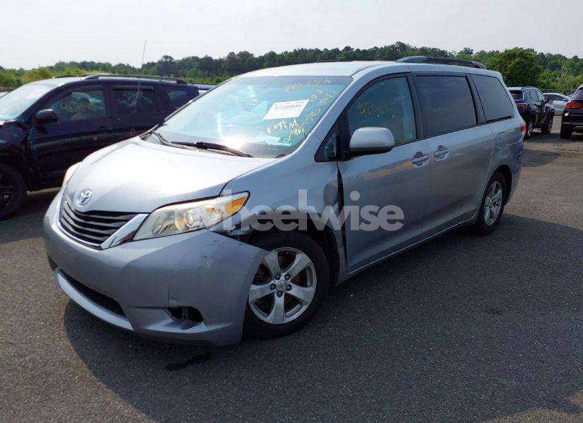 Photo 2 of 2014 Toyota Sienna LE V6 7 PASSENGER AUTO ACCESS SEAT/LE V6 7 PASSENGER MOBILITY/LE V6 8 PASSENGER (VIN 5TDKK3DC0ES522057)