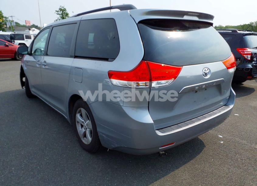 Photo 3 of 2014 Toyota Sienna LE V6 7 PASSENGER AUTO ACCESS SEAT/LE V6 7 PASSENGER MOBILITY/LE V6 8 PASSENGER (VIN 5TDKK3DC0ES522057)