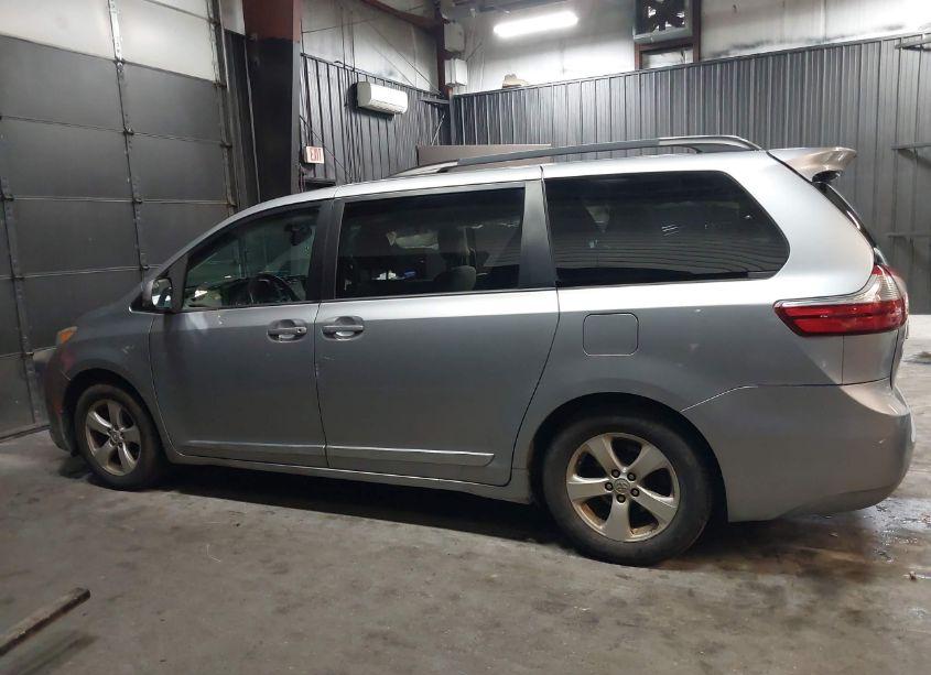 Photo 14 of 2015 Toyota Sienna LE 8 PASSENGER (VIN 5TDKK3DC0FS537112)
