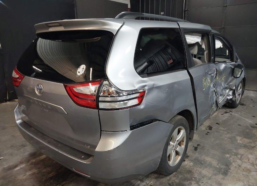 Photo 4 of 2015 Toyota Sienna LE 8 PASSENGER (VIN 5TDKK3DC0FS537112)