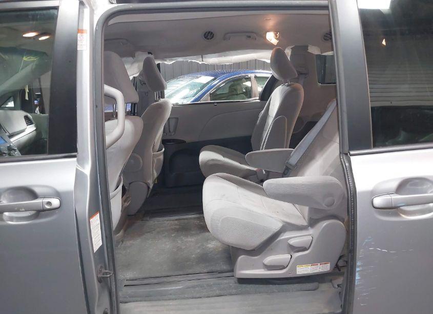 Photo 8 of 2015 Toyota Sienna LE 8 PASSENGER (VIN 5TDKK3DC0FS537112)