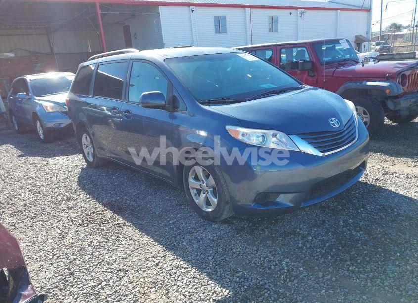 2015 Toyota Sienna LE 8 PASSENGER (VIN 5TDKK3DC0FS554184) main photo