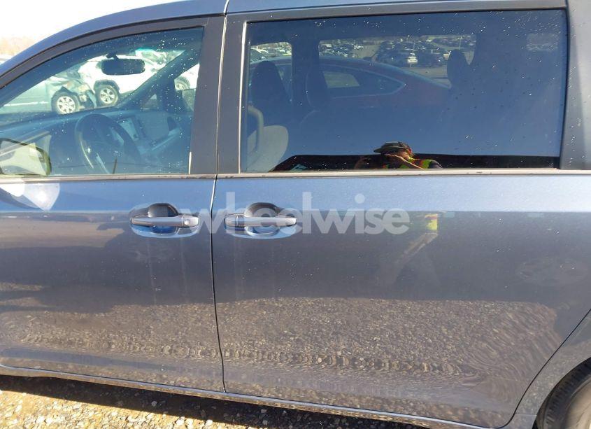 Photo 15 of 2015 Toyota Sienna LE 8 PASSENGER (VIN 5TDKK3DC0FS554184)