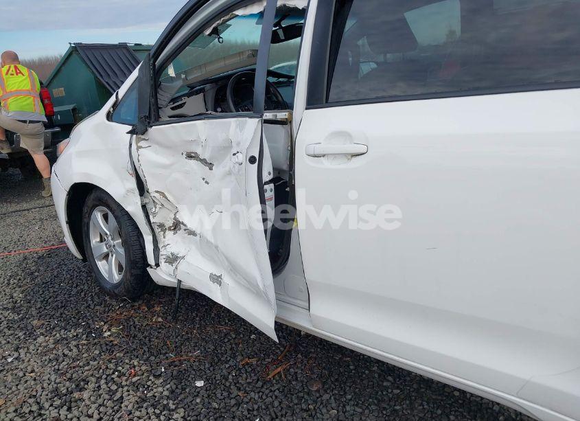 Photo 17 of 2015 Toyota Sienna LE 8 PASSENGER (VIN 5TDKK3DC0FS577223)