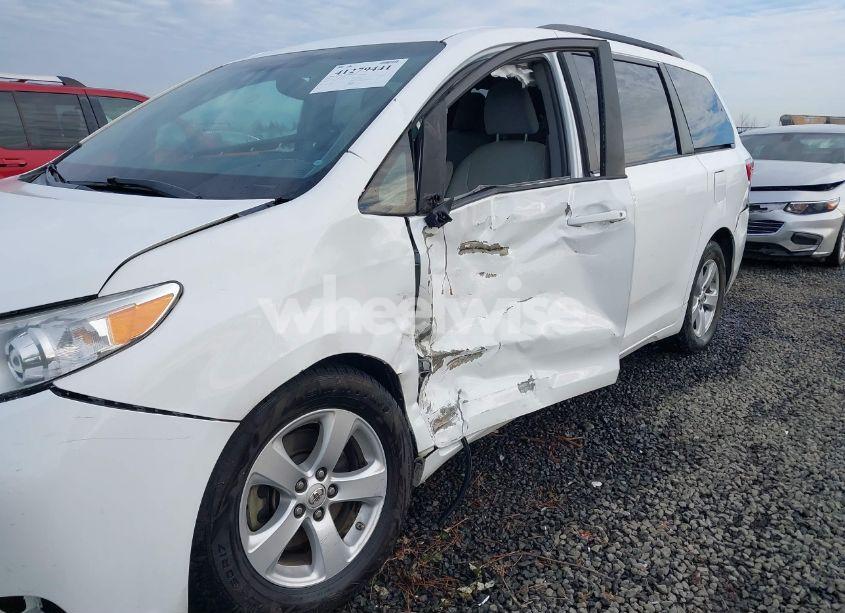 Photo 6 of 2015 Toyota Sienna LE 8 PASSENGER (VIN 5TDKK3DC0FS577223)