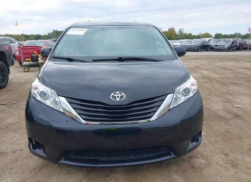 Photo 13 of 2015 Toyota Sienna LE 8 PASSENGER (VIN 5TDKK3DC0FS581210)
