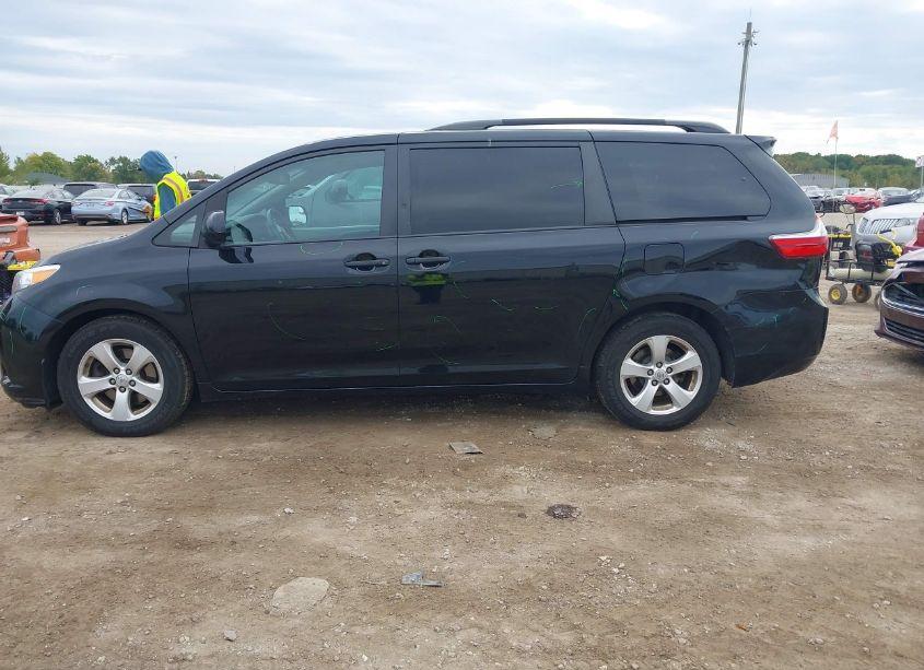 Photo 15 of 2015 Toyota Sienna LE 8 PASSENGER (VIN 5TDKK3DC0FS581210)