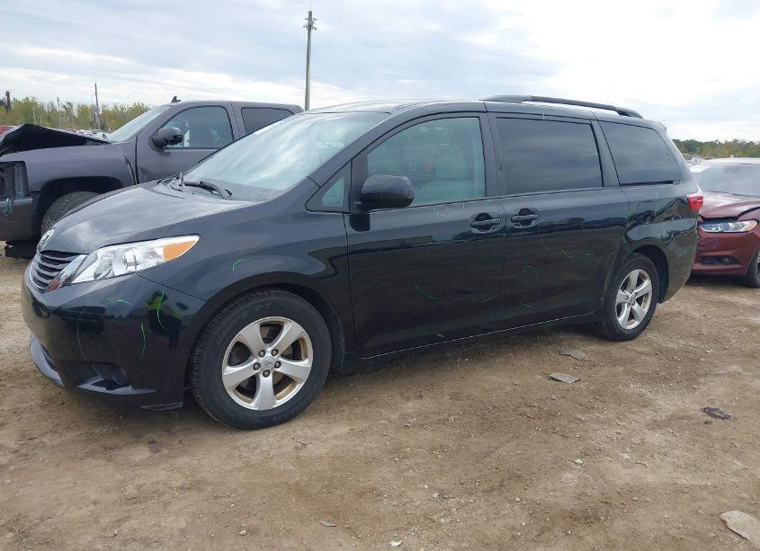 Photo 2 of 2015 Toyota Sienna LE 8 PASSENGER (VIN 5TDKK3DC0FS581210)
