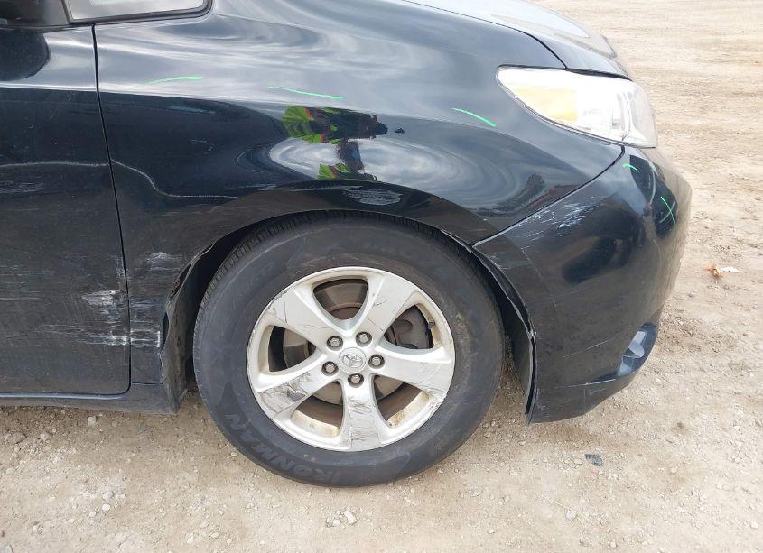 Photo 21 of 2015 Toyota Sienna LE 8 PASSENGER (VIN 5TDKK3DC0FS581210)