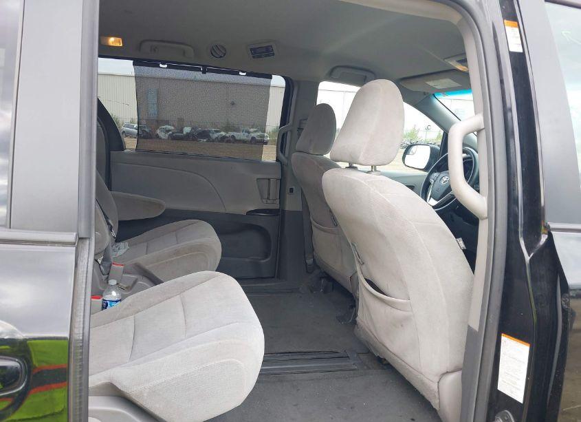 Photo 8 of 2015 Toyota Sienna LE 8 PASSENGER (VIN 5TDKK3DC0FS581210)