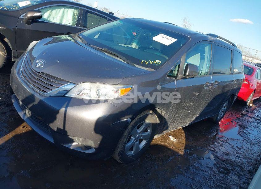 Photo 2 of 2015 Toyota Sienna LE 8 PASSENGER (VIN 5TDKK3DC0FS622323)