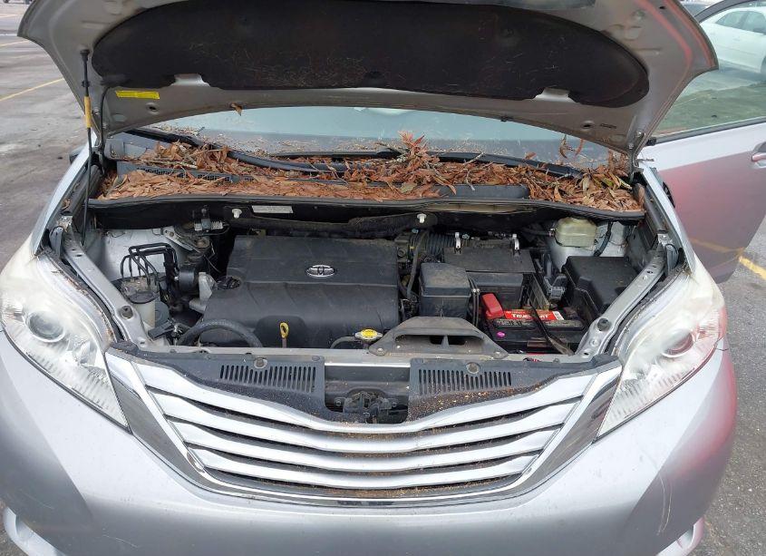 Photo 10 of 2015 Toyota Sienna LE 8 PASSENGER (VIN 5TDKK3DC0FS624833)