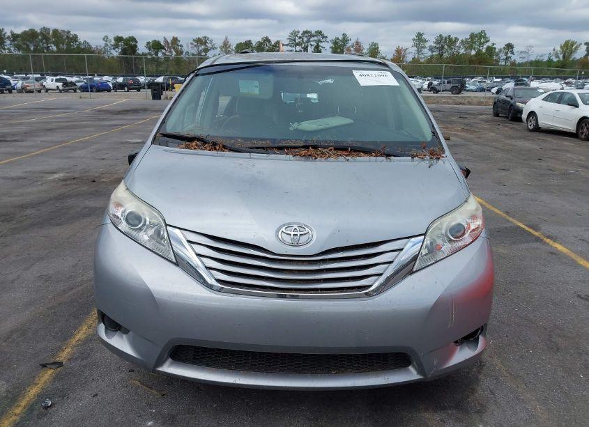 Photo 12 of 2015 Toyota Sienna LE 8 PASSENGER (VIN 5TDKK3DC0FS624833)