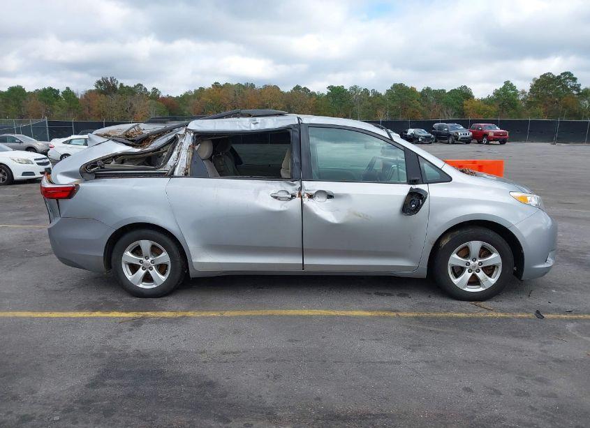 Photo 13 of 2015 Toyota Sienna LE 8 PASSENGER (VIN 5TDKK3DC0FS624833)