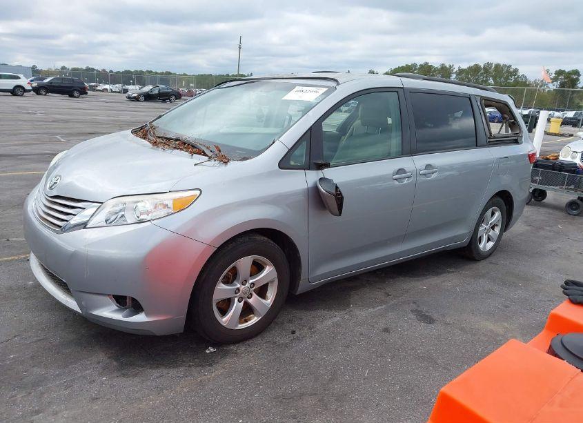 Photo 2 of 2015 Toyota Sienna LE 8 PASSENGER (VIN 5TDKK3DC0FS624833)